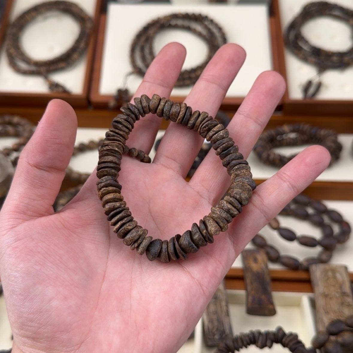 【闪购商品】沉香手串小***活树丁手串