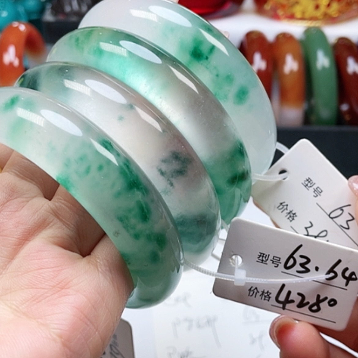 【闪购商品】石英质玉手镯未镶嵌