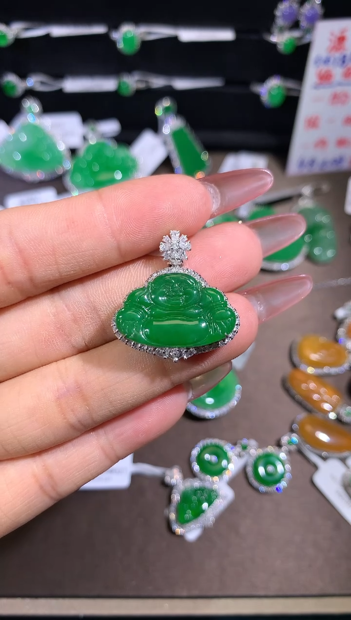 【闪购商品】翡翠颈饰18K金镶嵌佛公