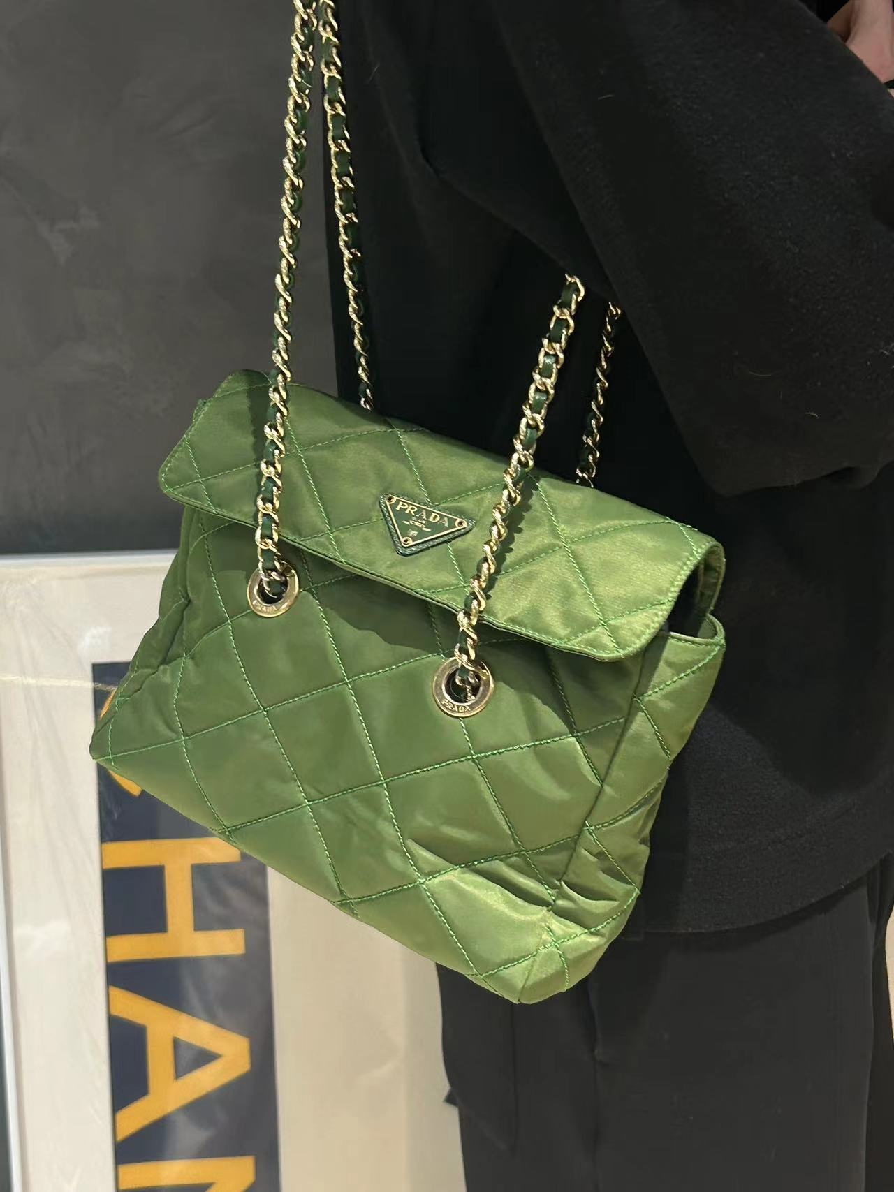 95新  PRADA 绿色 降落伞 包