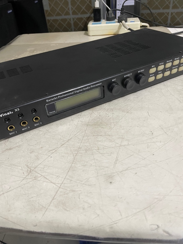 80新X5效果器 正常出声 不包邮不支持退换