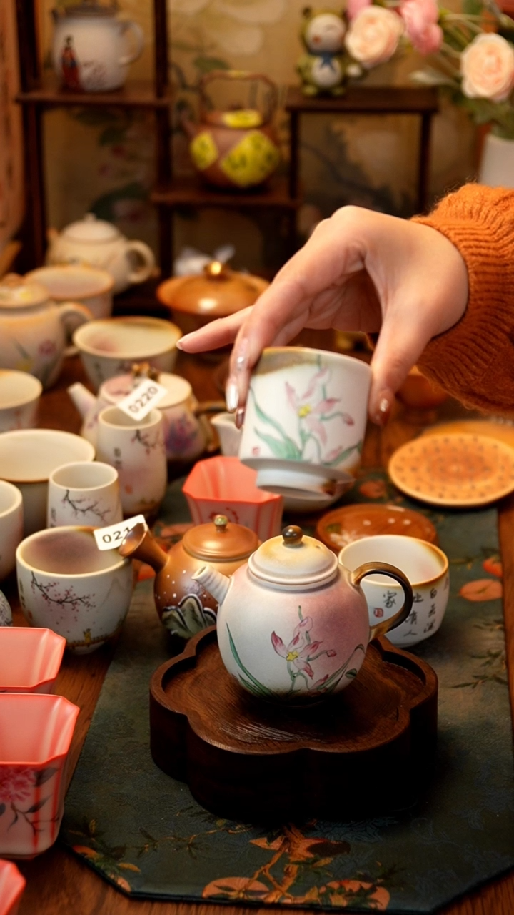 【闪购商品】瓷器兰花直口杯