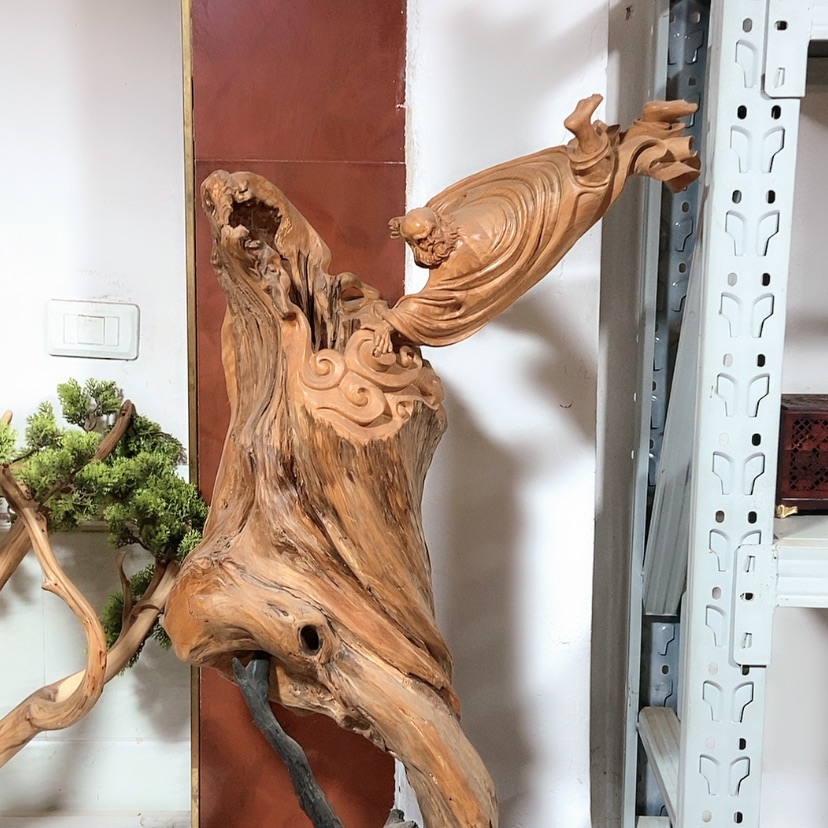 【闪购商品】崖柏根雕寒*至