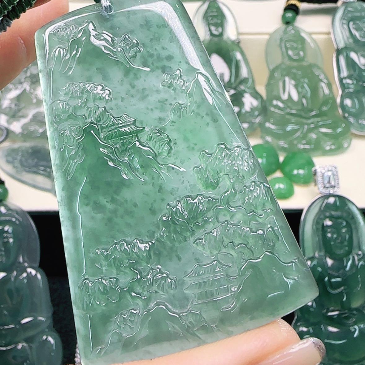 【闪购商品】翡翠颈饰未镶嵌