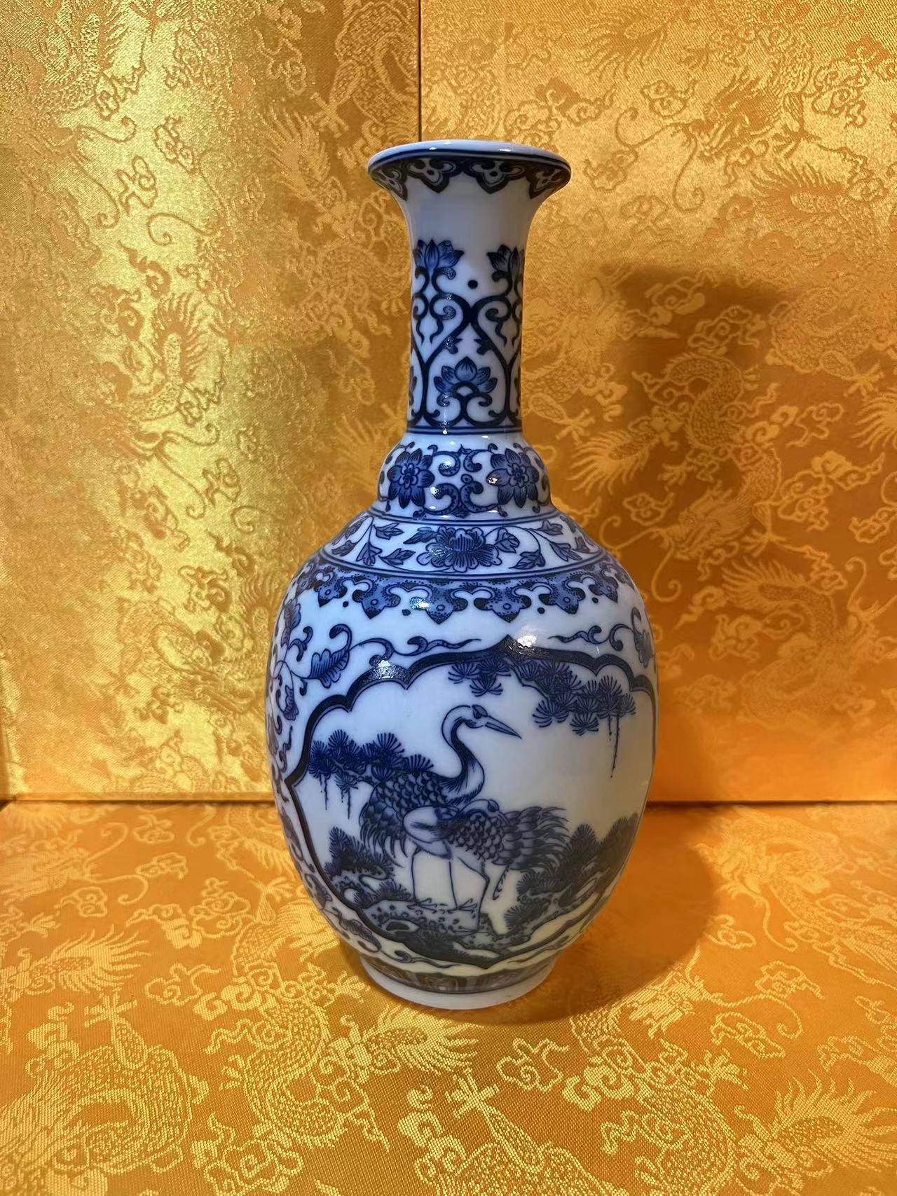 P37【备用链接 所见即所得】青花陶瓷仙鹤缠枝莲赏瓶