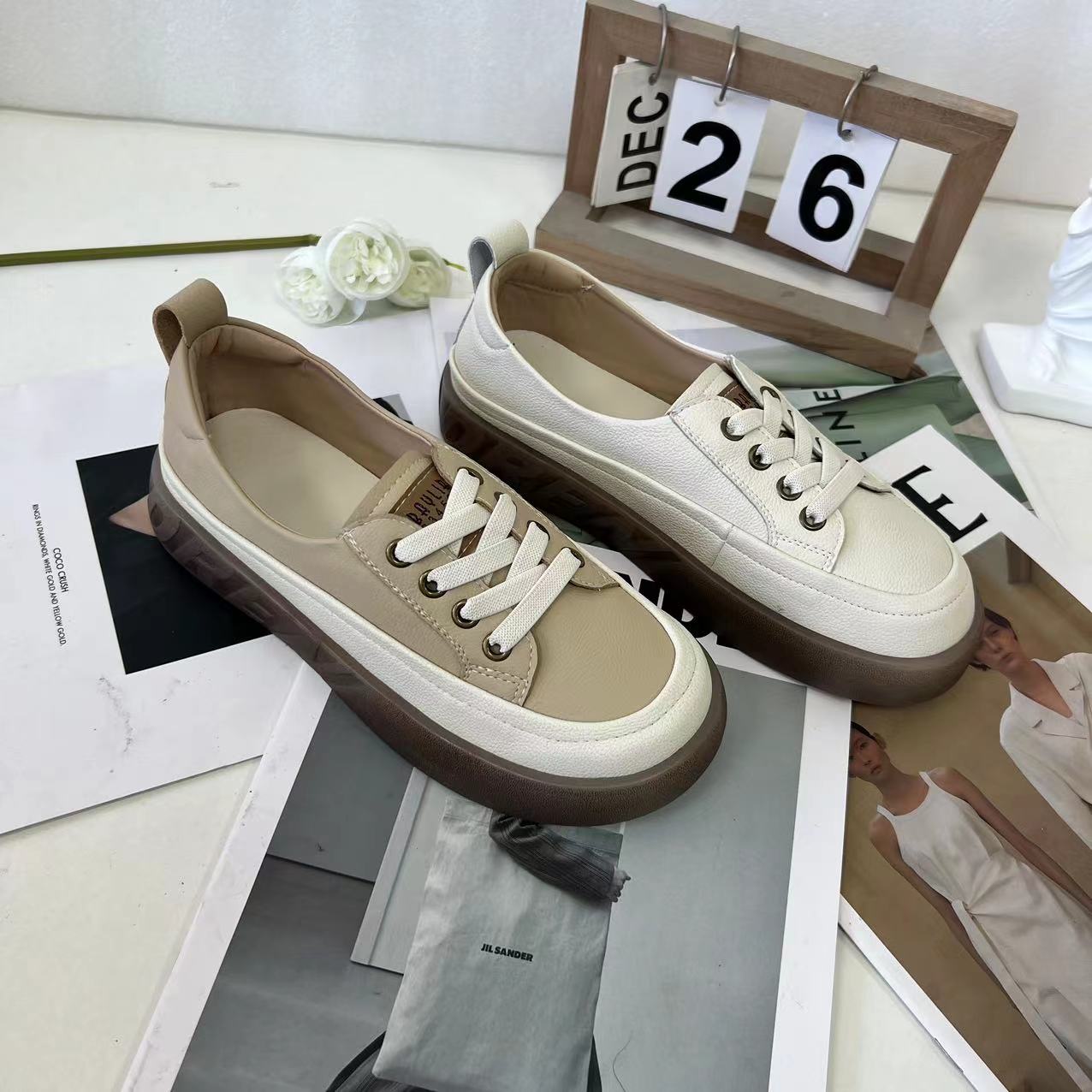 秋冬新款时尚百搭舒适休闲鞋女2023软底系带圆头女鞋0395