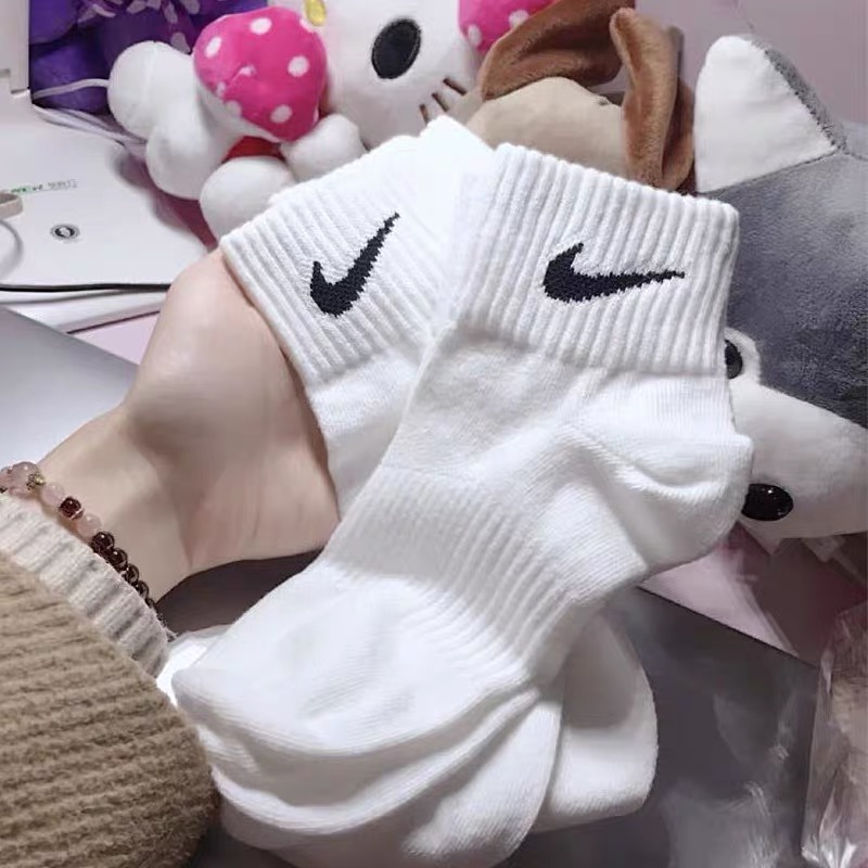 （断码清仓）Nike/耐克小Logo中袜中低筒三双装休闲短袜运动袜