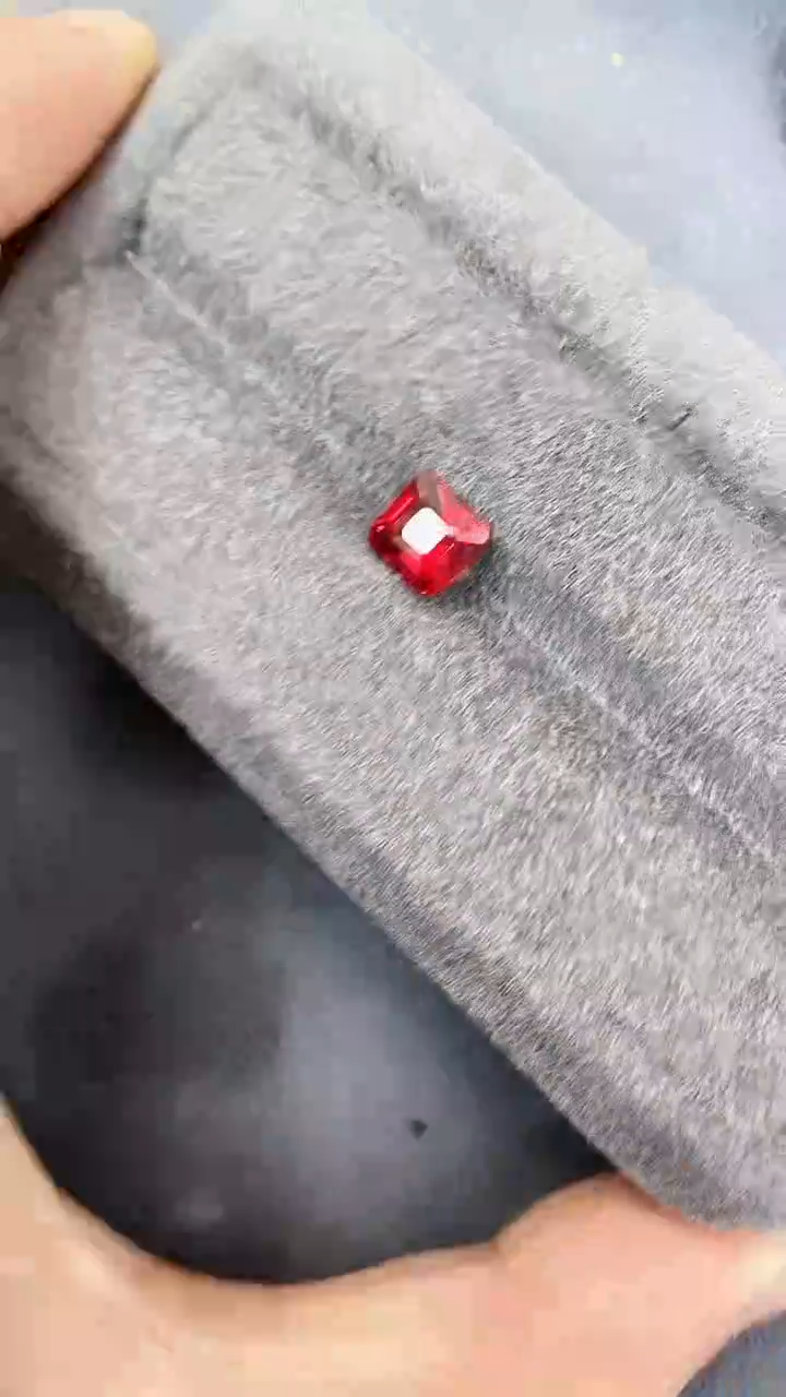 【闪购商品】石榴石裸石未镶嵌3.6