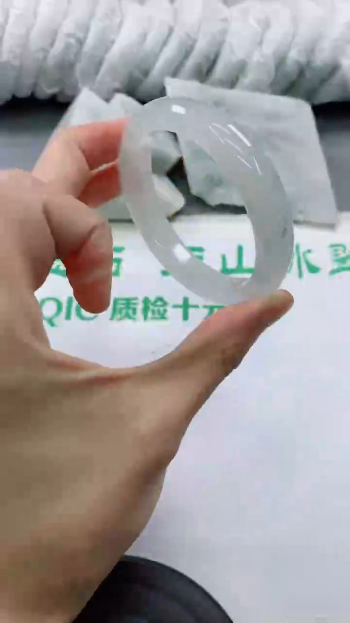 【闪购商品】石英质玉手镯未镶嵌A234-60-61