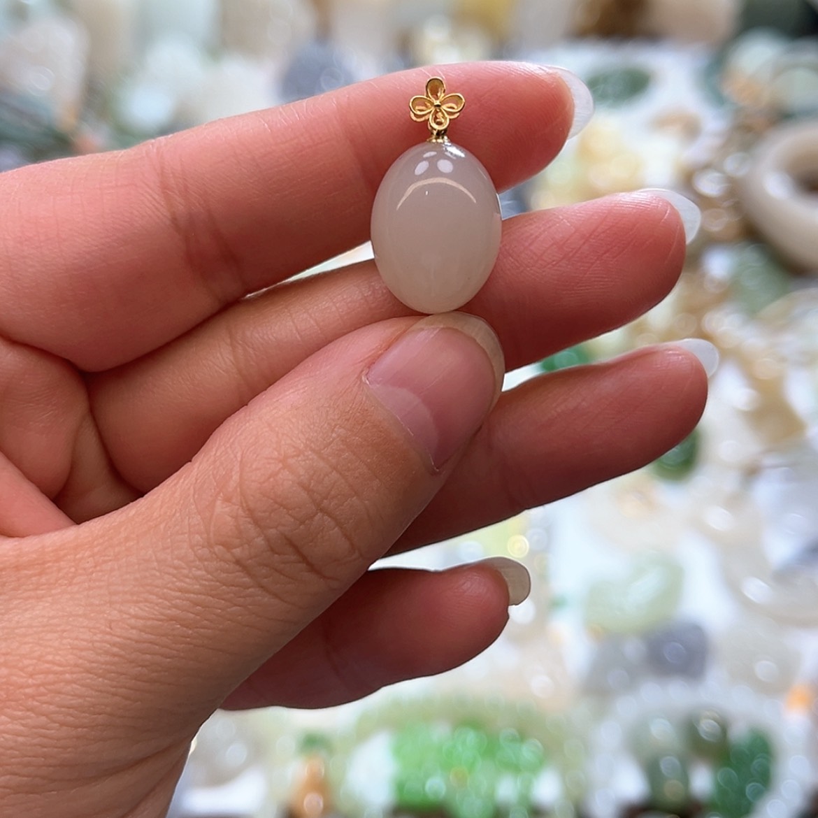 【闪购商品】和田玉吊坠(赠链)18K金镶嵌柚***^