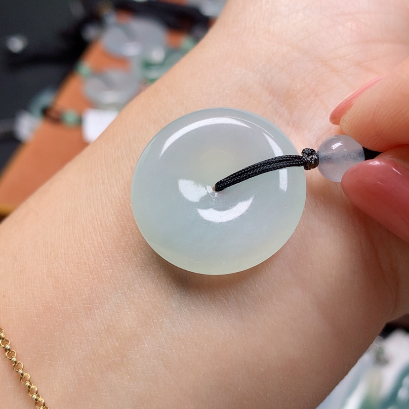 【闪购商品】翡翠颈饰未镶嵌