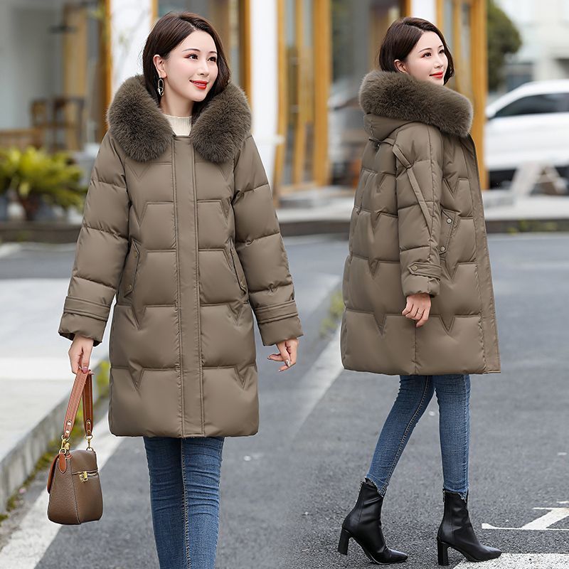 雪中飞清仓啄木鸟高档妈妈羽绒服女中长款宽松加厚狐狸大毛领外套