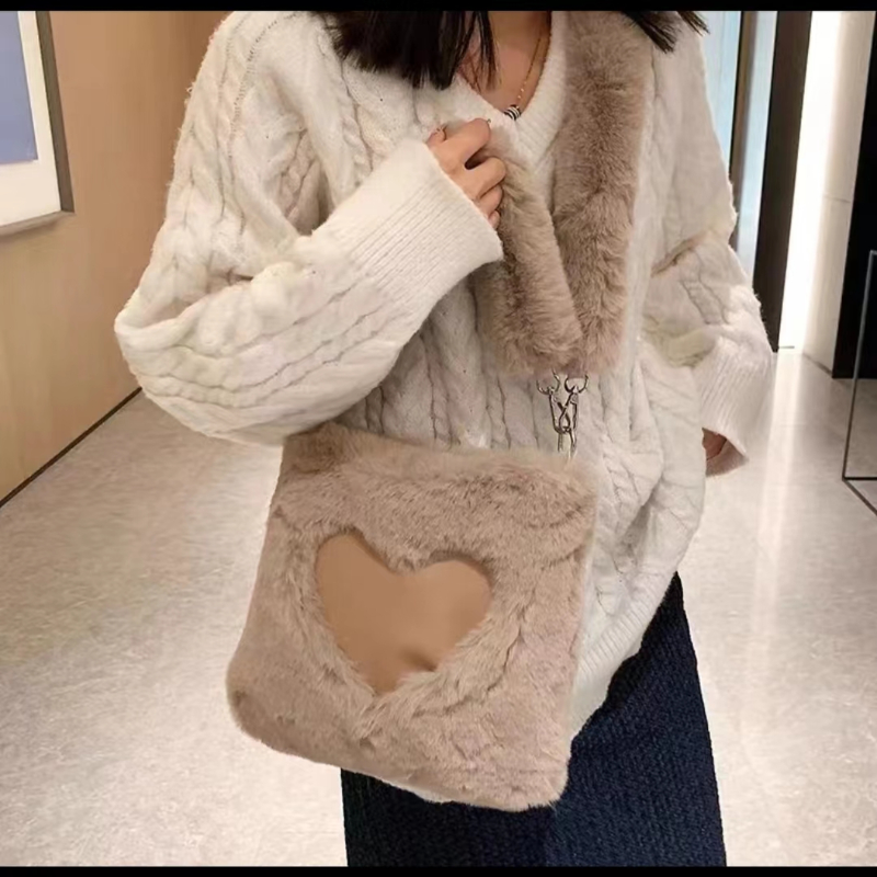 秋冬新款毛绒包包女2023小众高级感爱心单肩斜挎包百搭通勤托特包