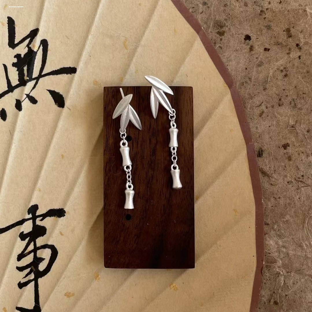 轻奢竹叶风铃耳钉精致潮显白小众个性设计百搭气质新款女时尚耳饰