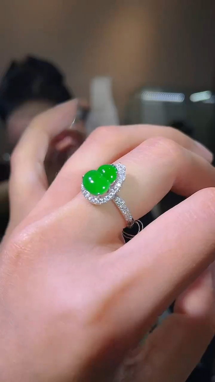 【闪购商品】翡翠戒指18K金镶嵌天然翡翠