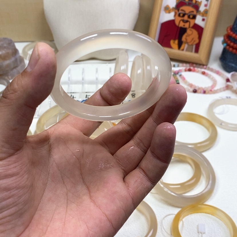 【闪购商品】玛瑙/玉髓手镯未镶嵌～****?