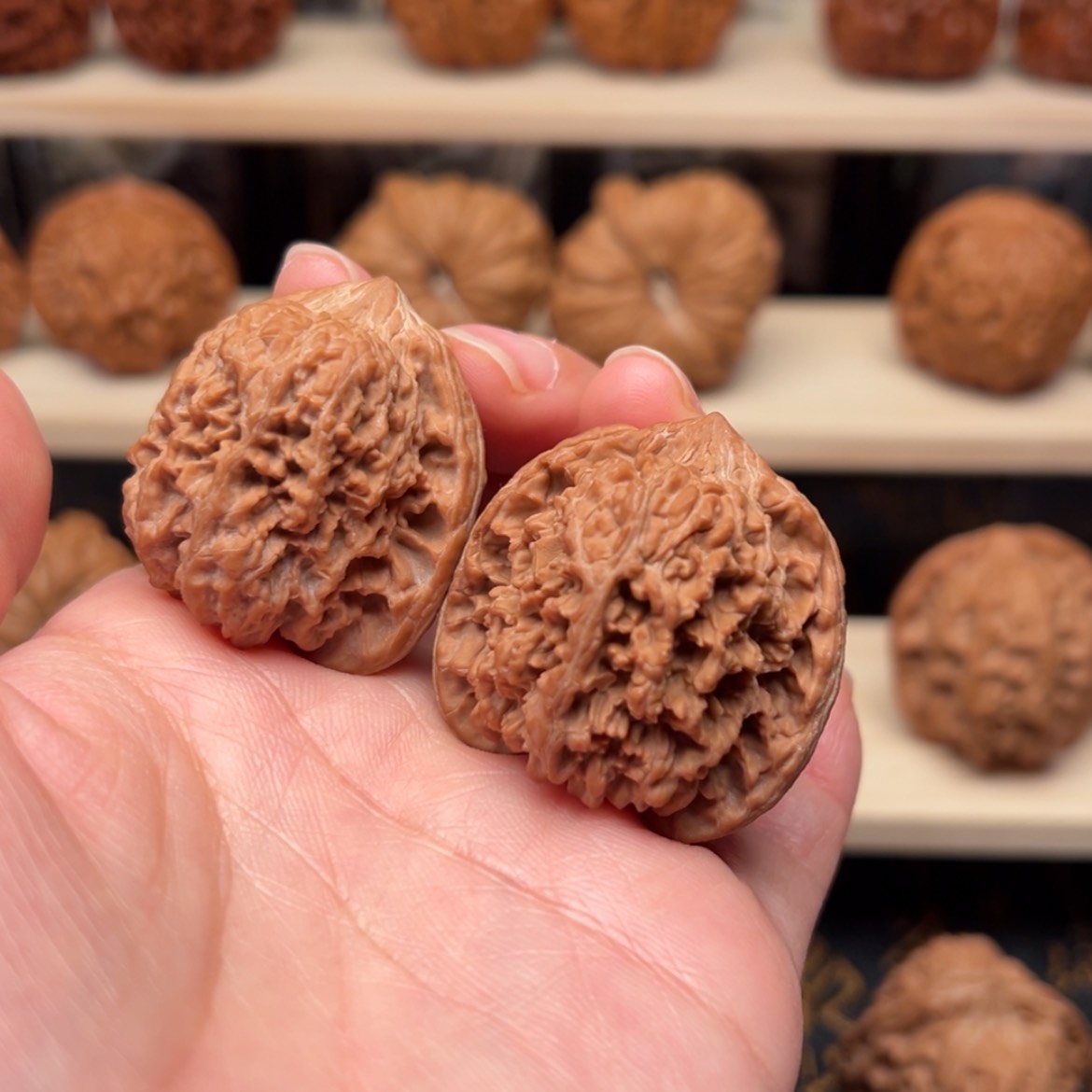 【闪购商品】文玩核桃吊坠云***?