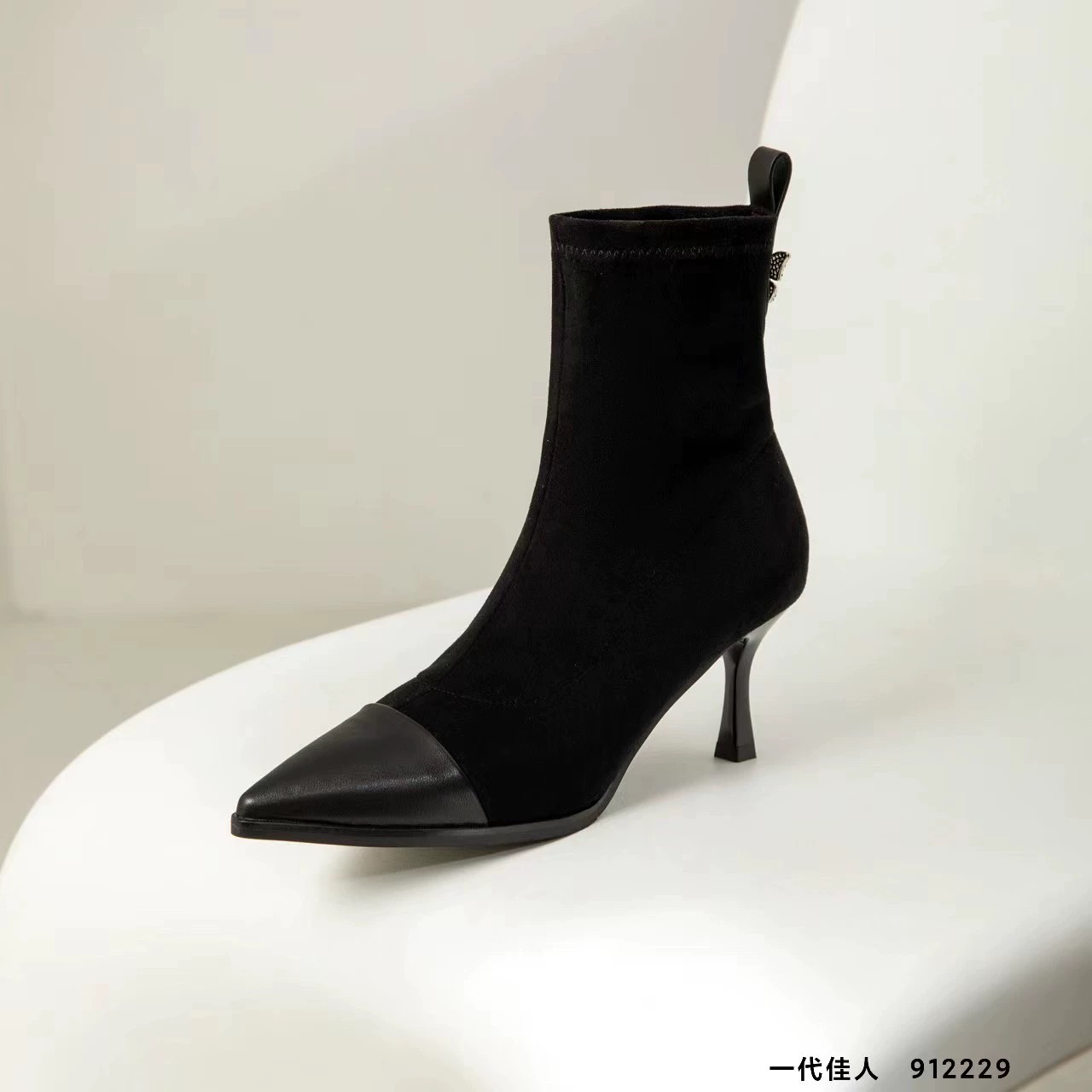 912229 秋冬新品时尚细跟短靴A6