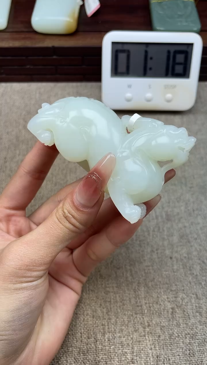 【闪购商品】和田玉吊坠(赠链)未镶嵌甜甜
