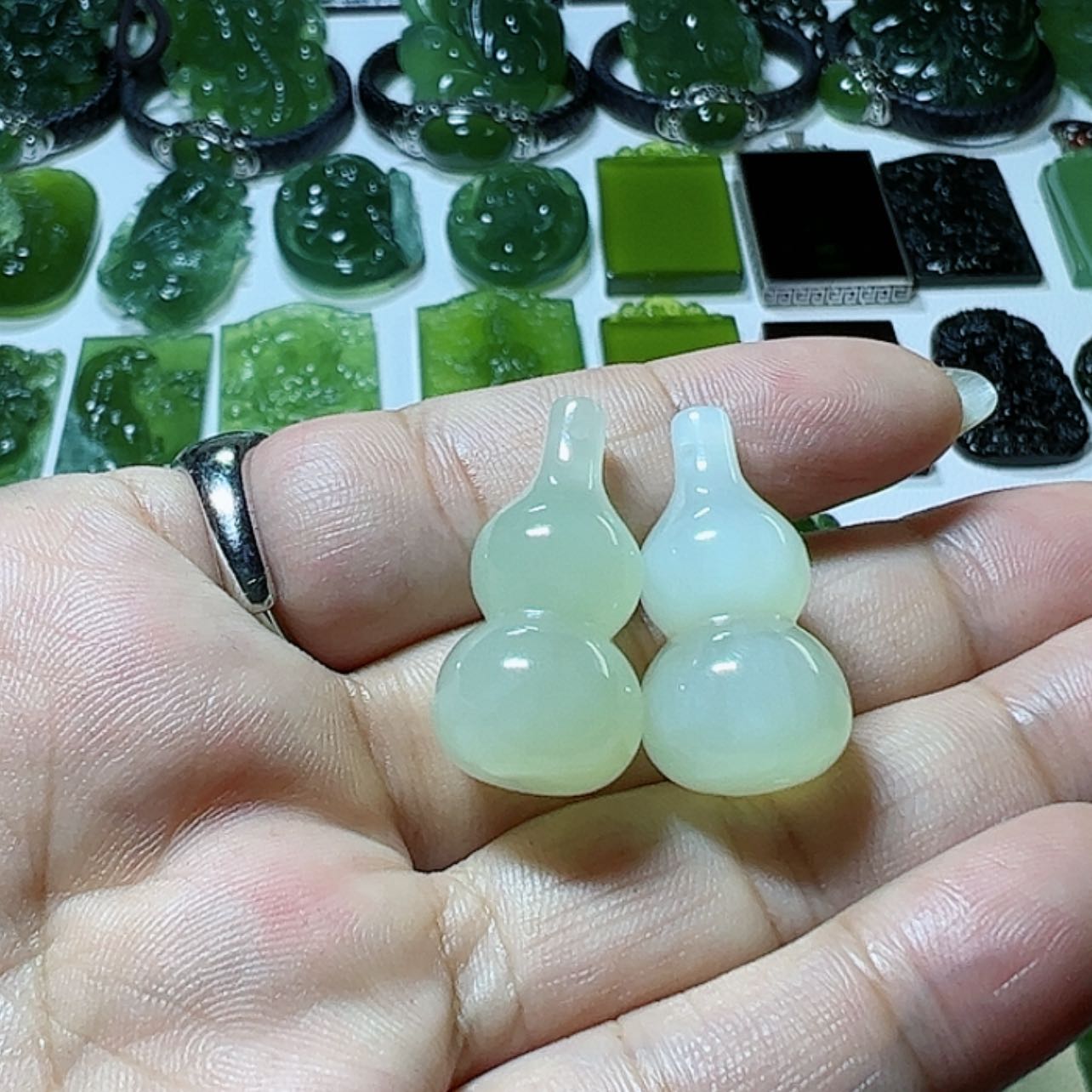 【闪购商品】蛇纹石玉颈饰未镶嵌