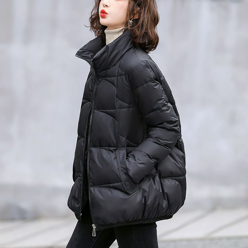 秋冬轻薄短款羽绒服女冬2023新款大码小个子中老年妈妈女士白鸭