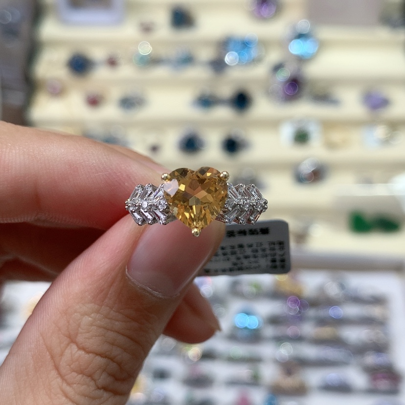 【闪购商品】水晶戒指银S925镶嵌W****?