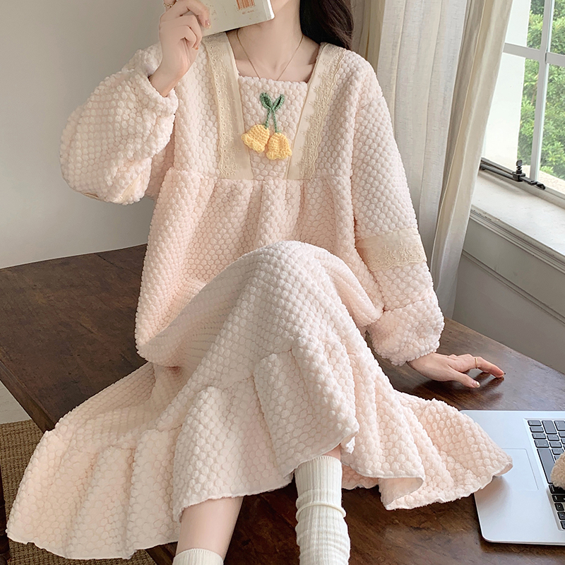 高颜值可外出洋气秋冬睡衣女网红爆款2023新款高档加厚珊瑚绒睡裙