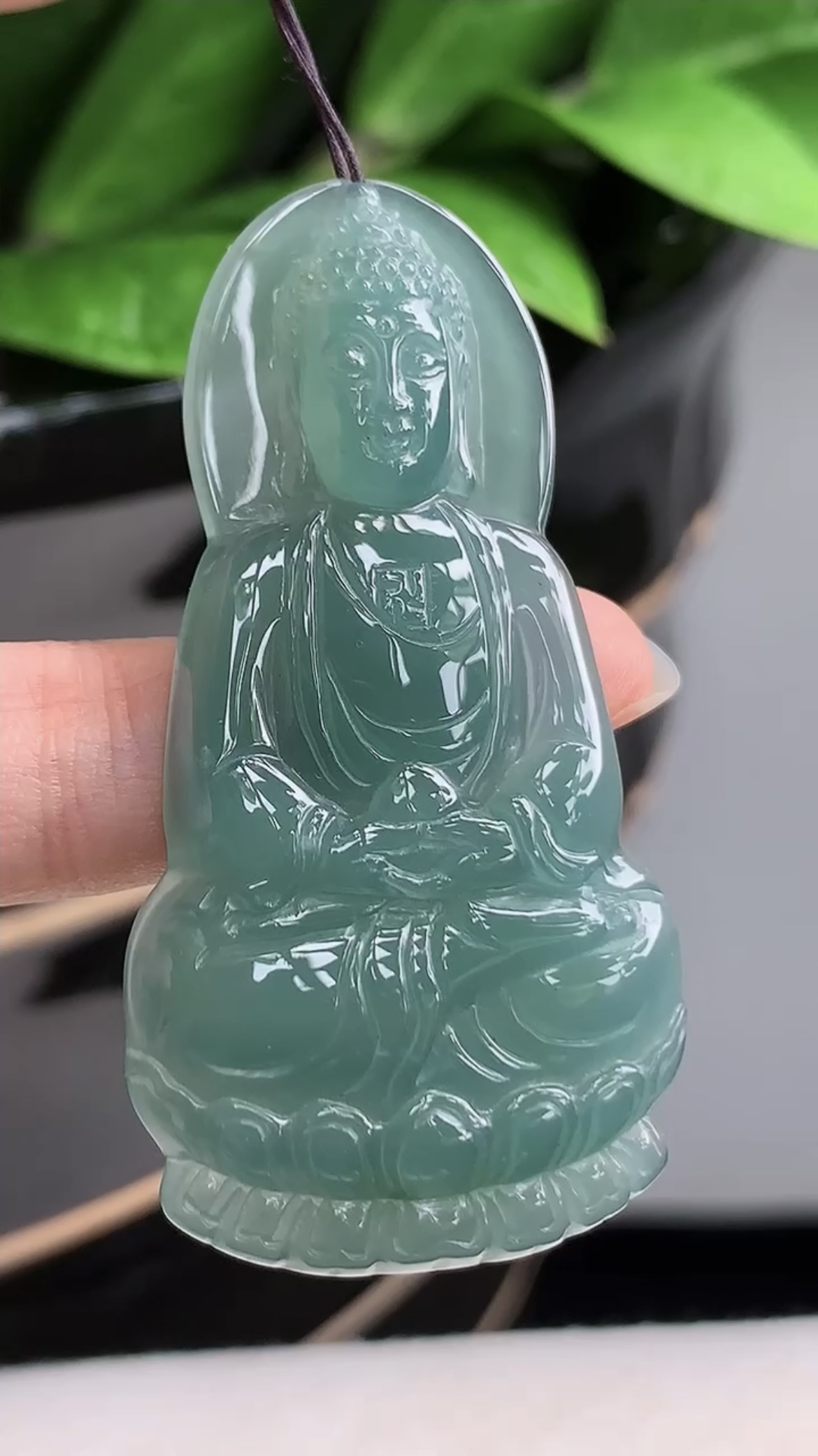 高冰精美观音菩萨菠菜绿浅绿冰种天然翡翠大日如来佛祖吊坠#1577