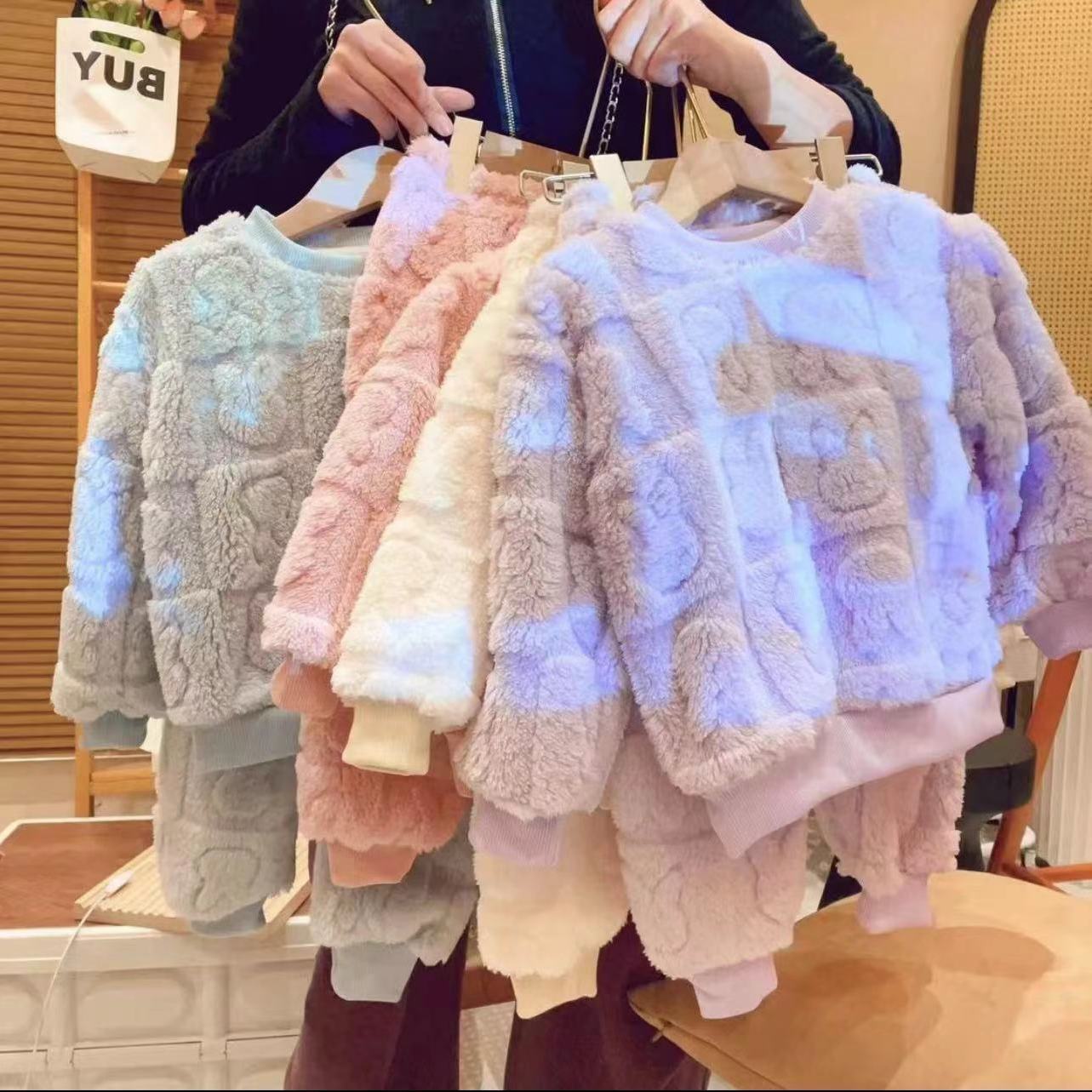 热卖【加厚加绒】儿童保暖纯色睡衣法兰绒加绒家居服秋冬季童装