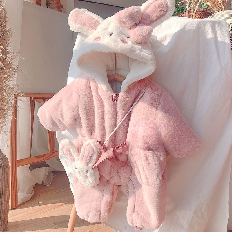 婴儿连体衣冬装新款女宝宝爬服新生儿童外穿毛毛衣加绒加厚潮女童