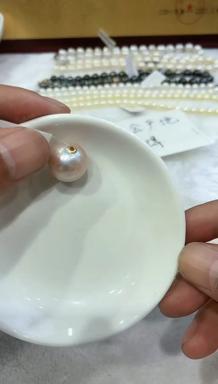 【闪购商品】淡水珍珠颈饰18K金镶嵌Y31