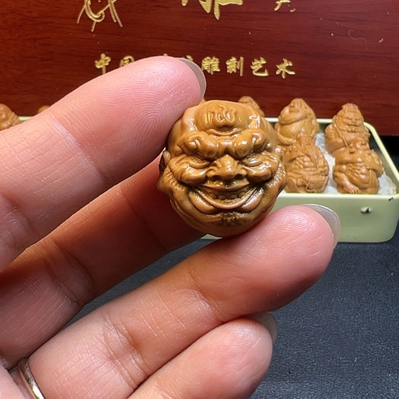 【闪购商品】橄榄核核雕恶僧单子