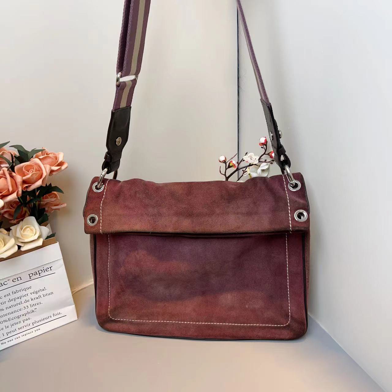 95新 Balenciaga/巴黎世家 紫色麂皮邮差斜挎包 K02649