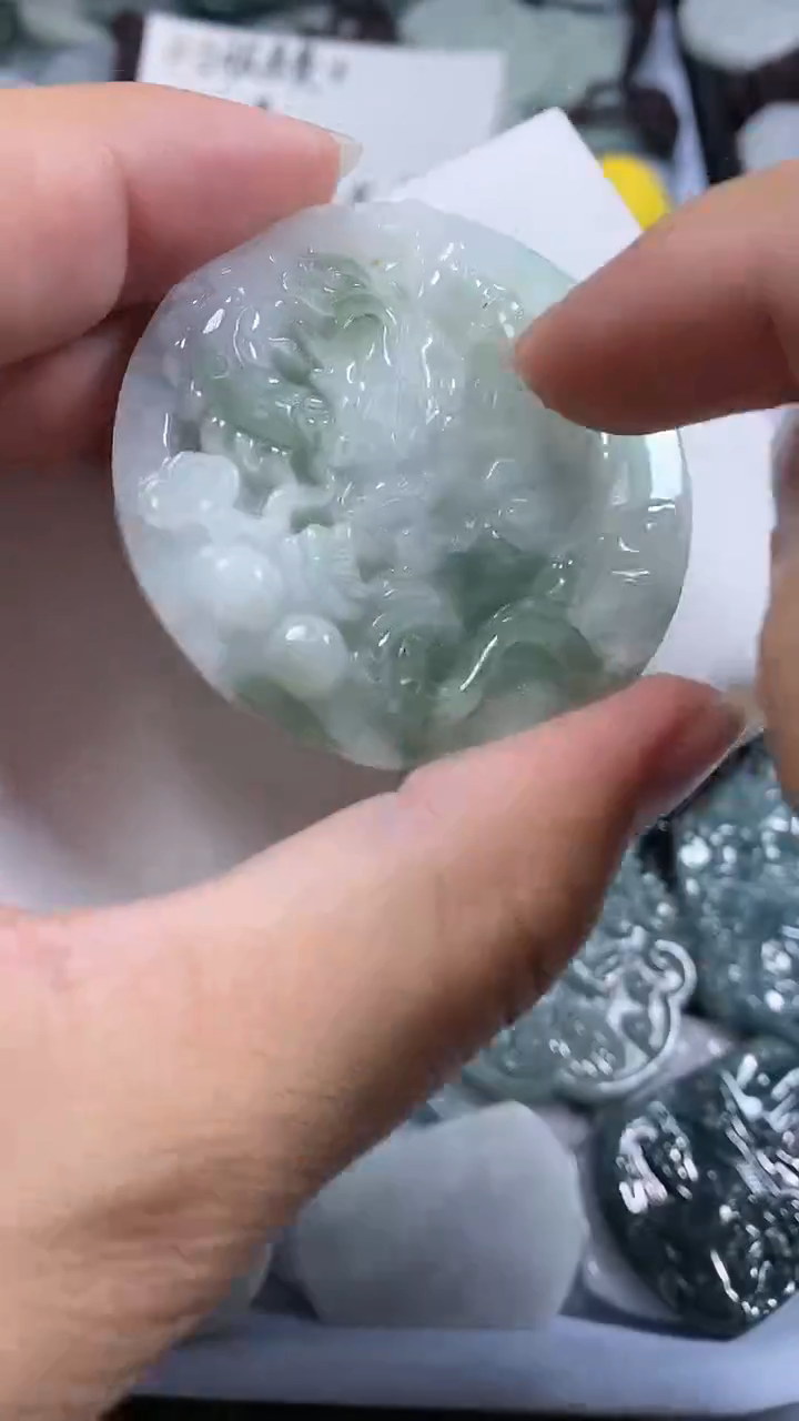 【闪购商品】翡翠颈饰未镶嵌.