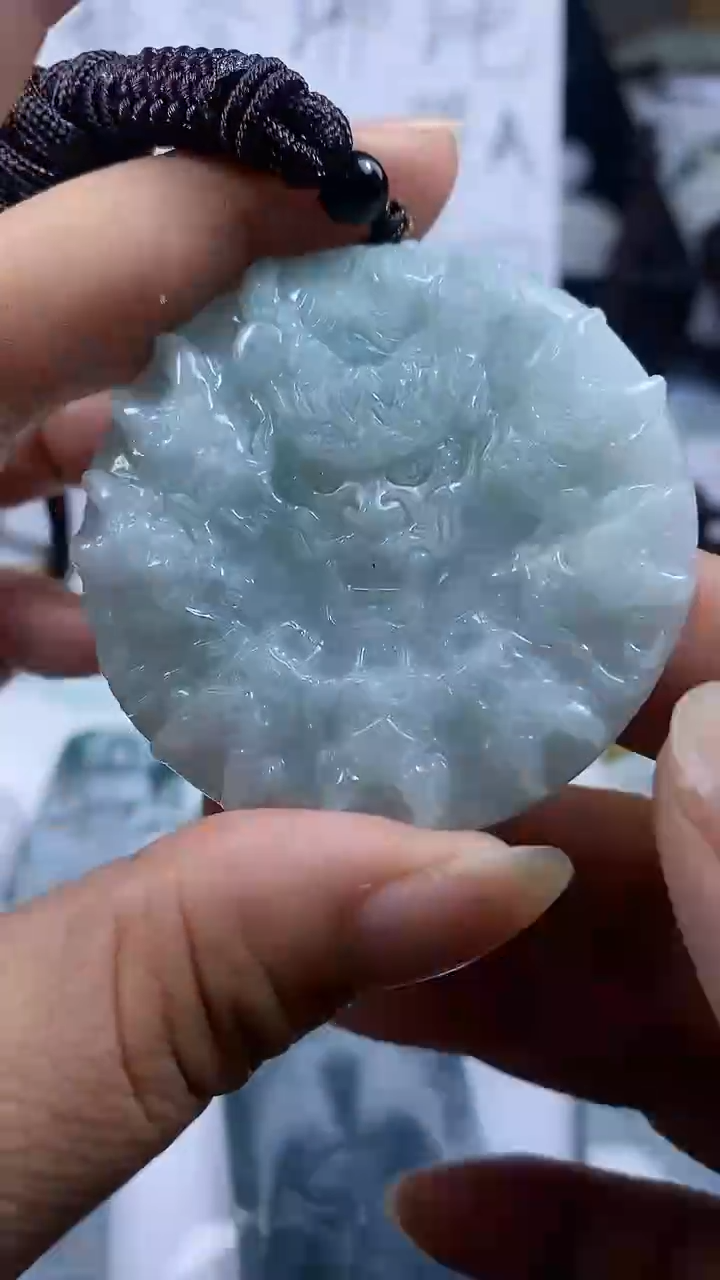 【闪购商品】翡翠颈饰未镶嵌.