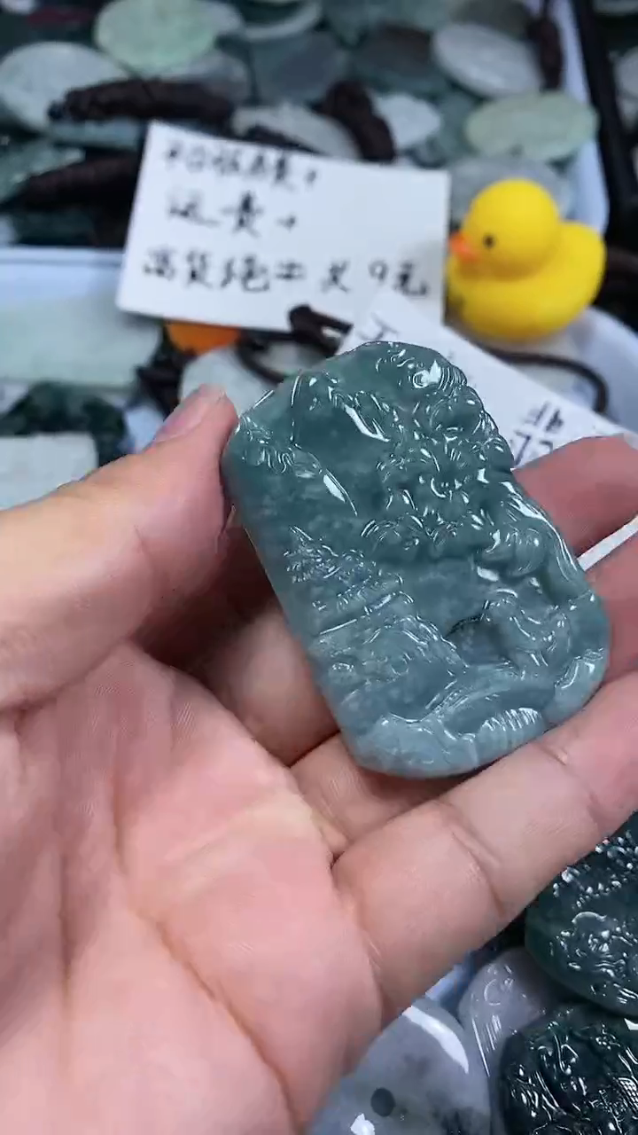 【闪购商品】翡翠颈饰未镶嵌.