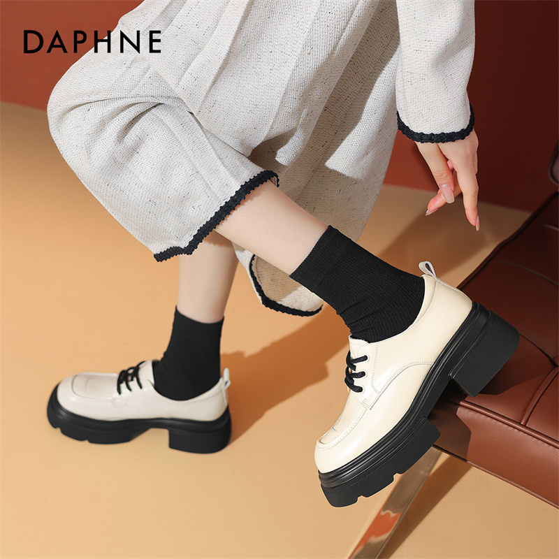 达芙妮女式英伦学院甜美风软底粗跟时尚休闲百搭方头系带乐福鞋