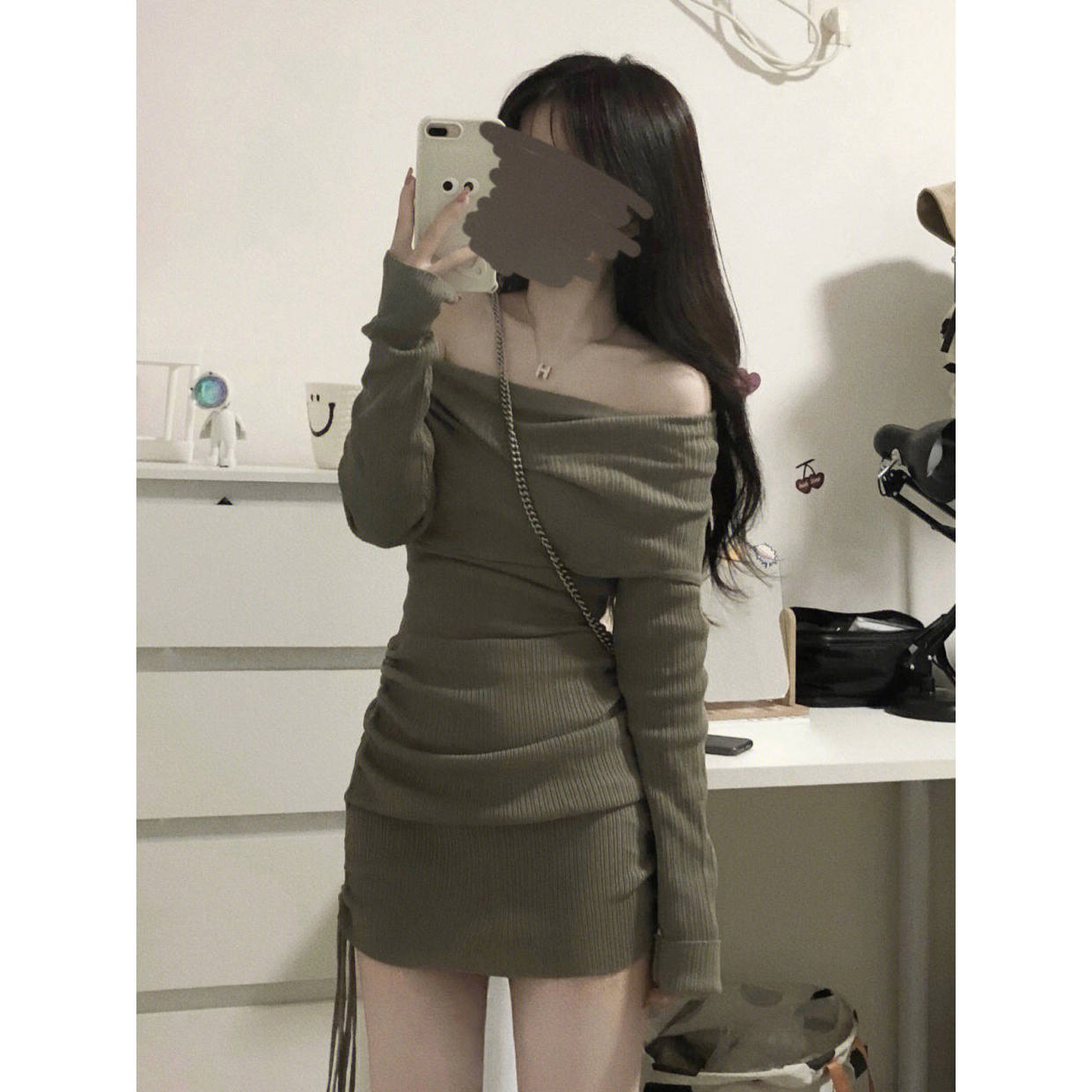 纯欲风辣妹一字肩抽绳连衣裙2023秋冬御姐设计感紧身显瘦包臀短裙