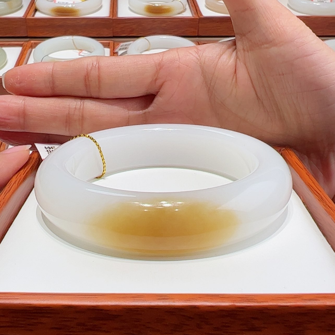 【闪购商品】和田玉手镯56/57未镶嵌✔*