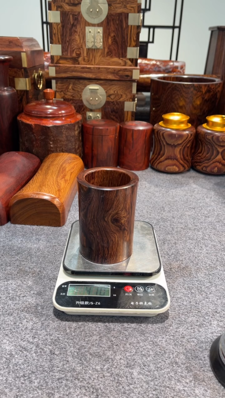 【闪购商品】木头根雕笔筒