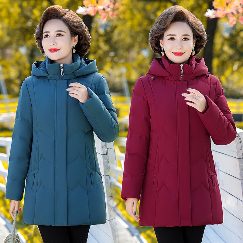 雅鹿新款羽绒服中老年羽绒服女2024新款妈妈时尚大码宽松白鸭绒冬