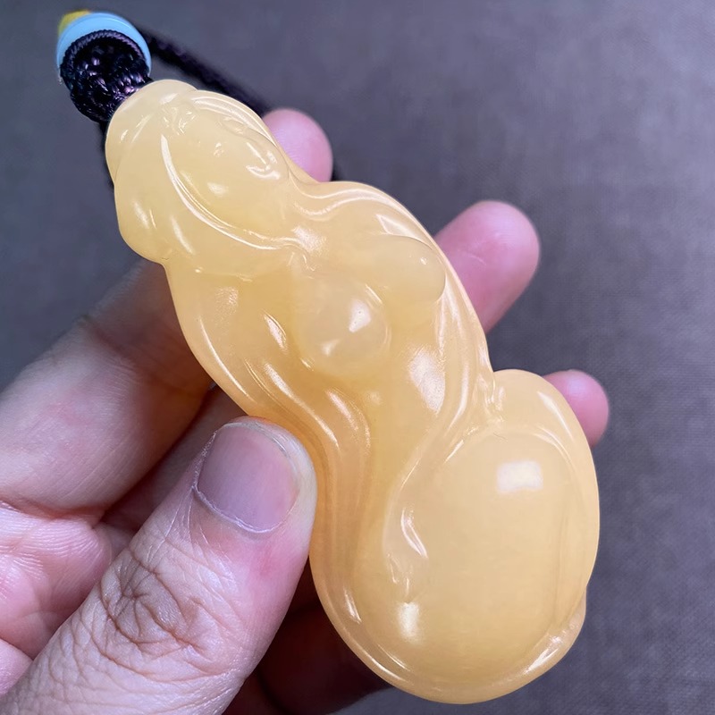 非金属吊坠 云南米黄色美人手把件男女款玉石立体雕刻美女手把件