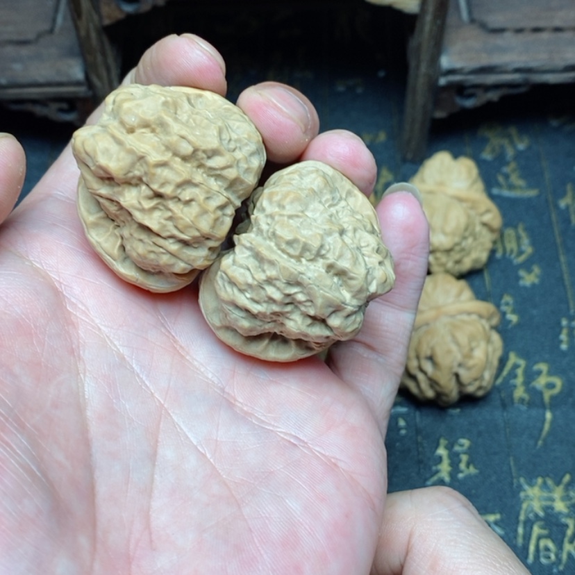 【闪购商品】桃核吊坠