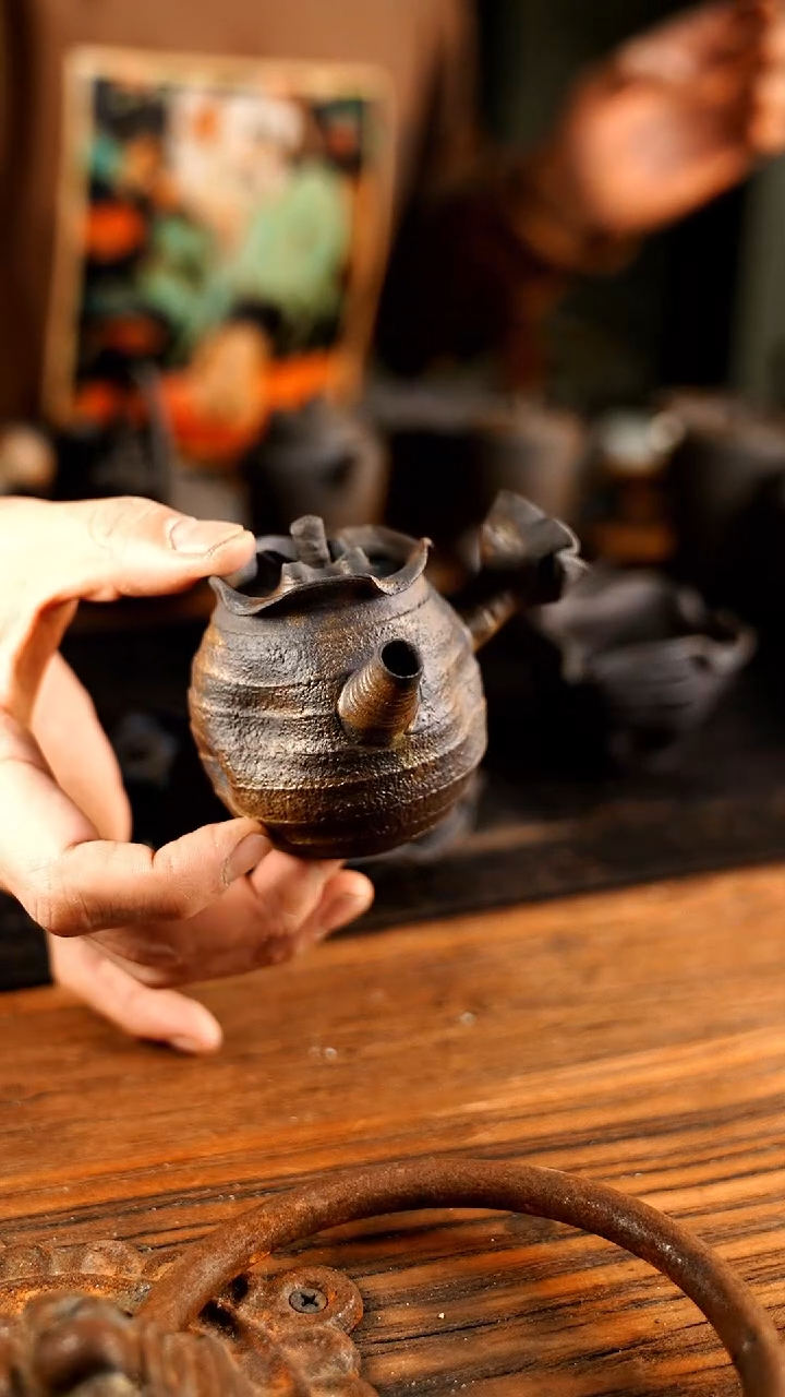 【闪购商品】紫砂花侧把