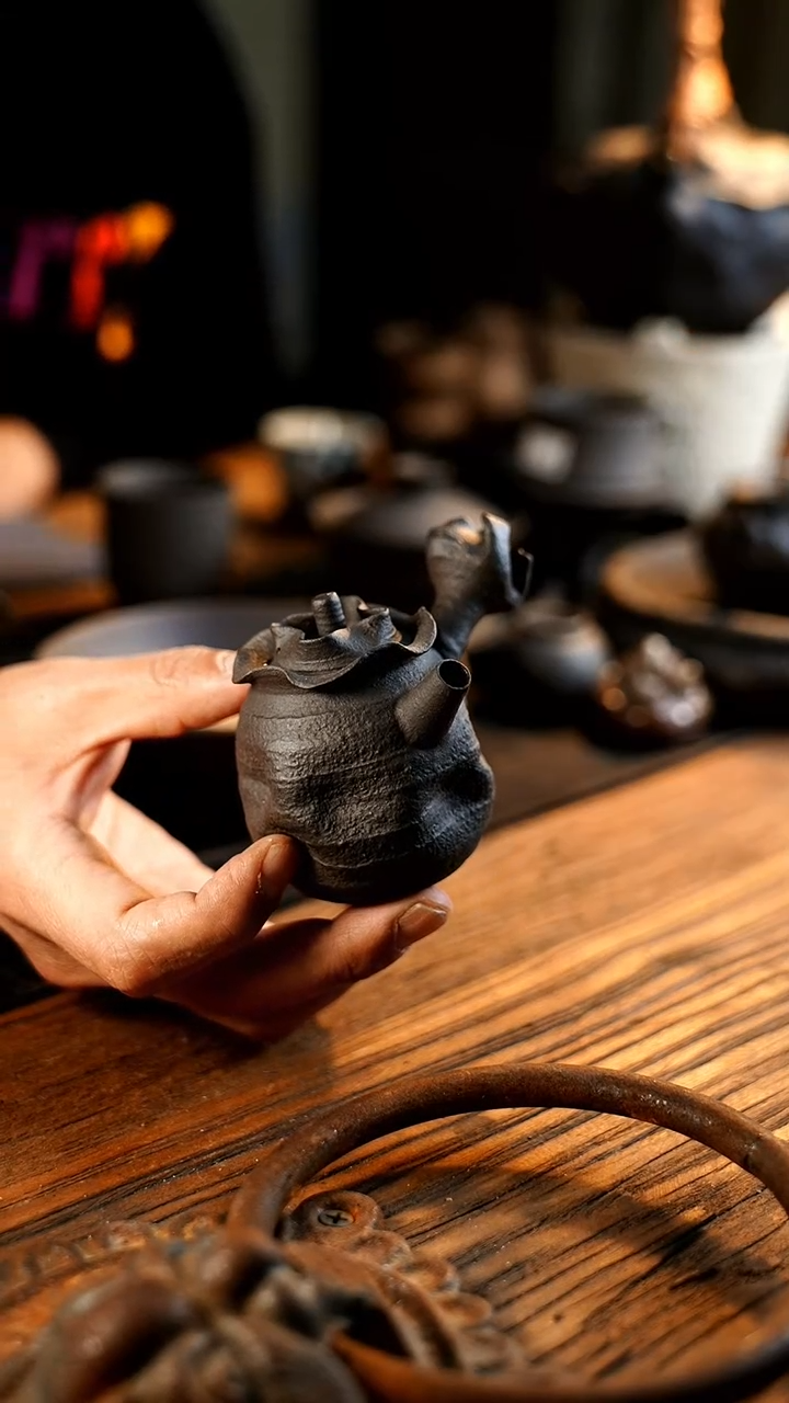 【闪购商品】紫砂G花侧把