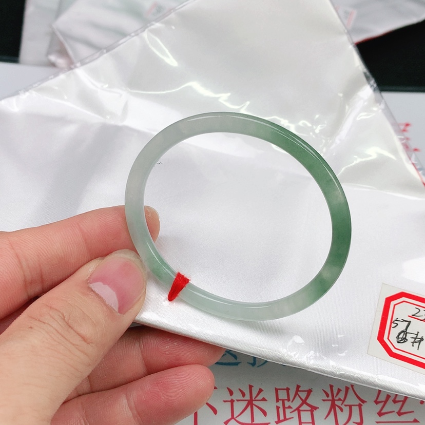【闪购商品】翡翠手镯未镶嵌P***l