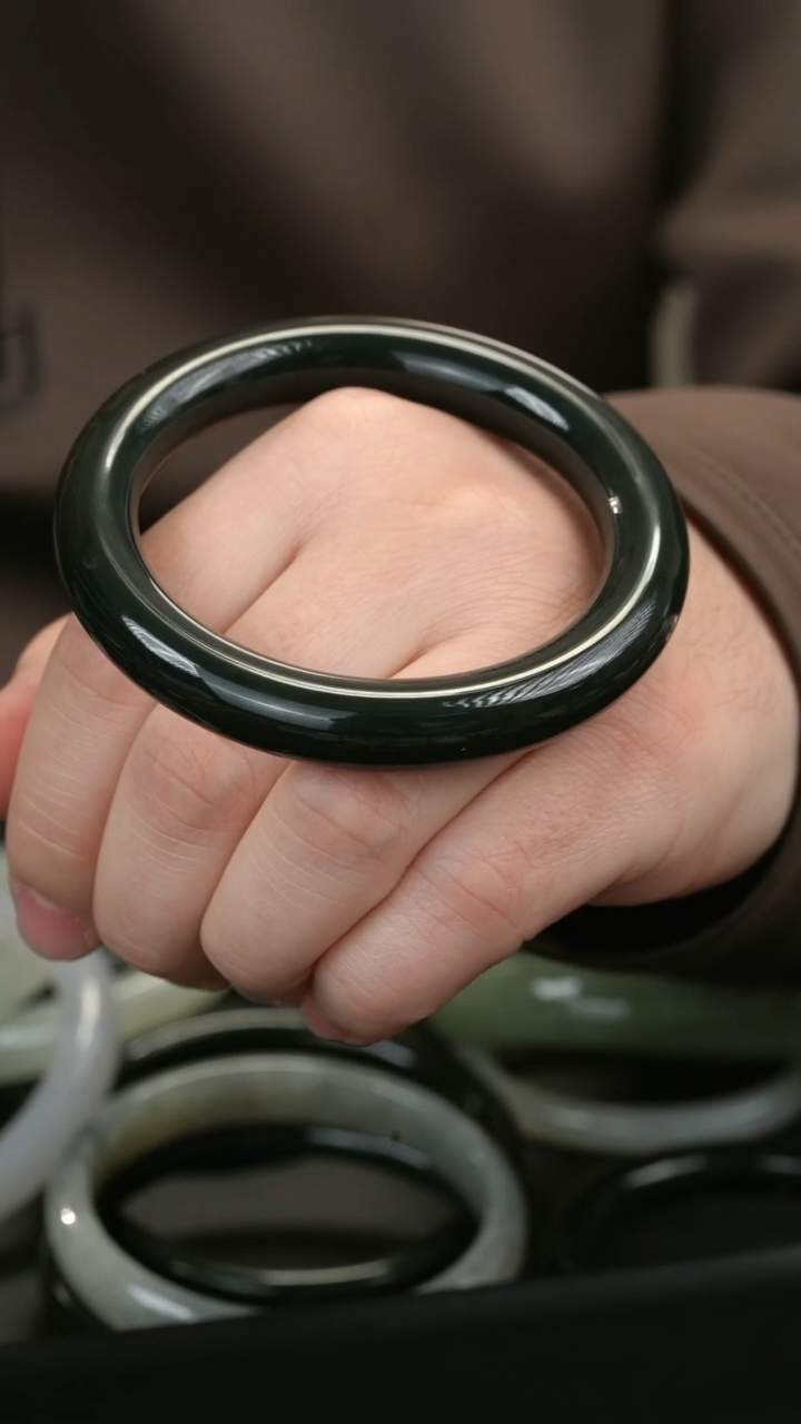 【闪购商品】和田玉手镯未镶嵌手镯 59