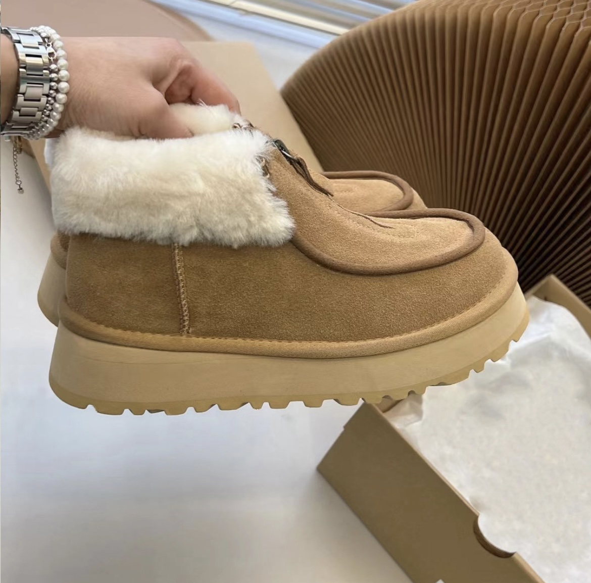 【22】[厚底前拉链方克特]冬季新款羊皮毛一体加绒防水外翻毛女鞋