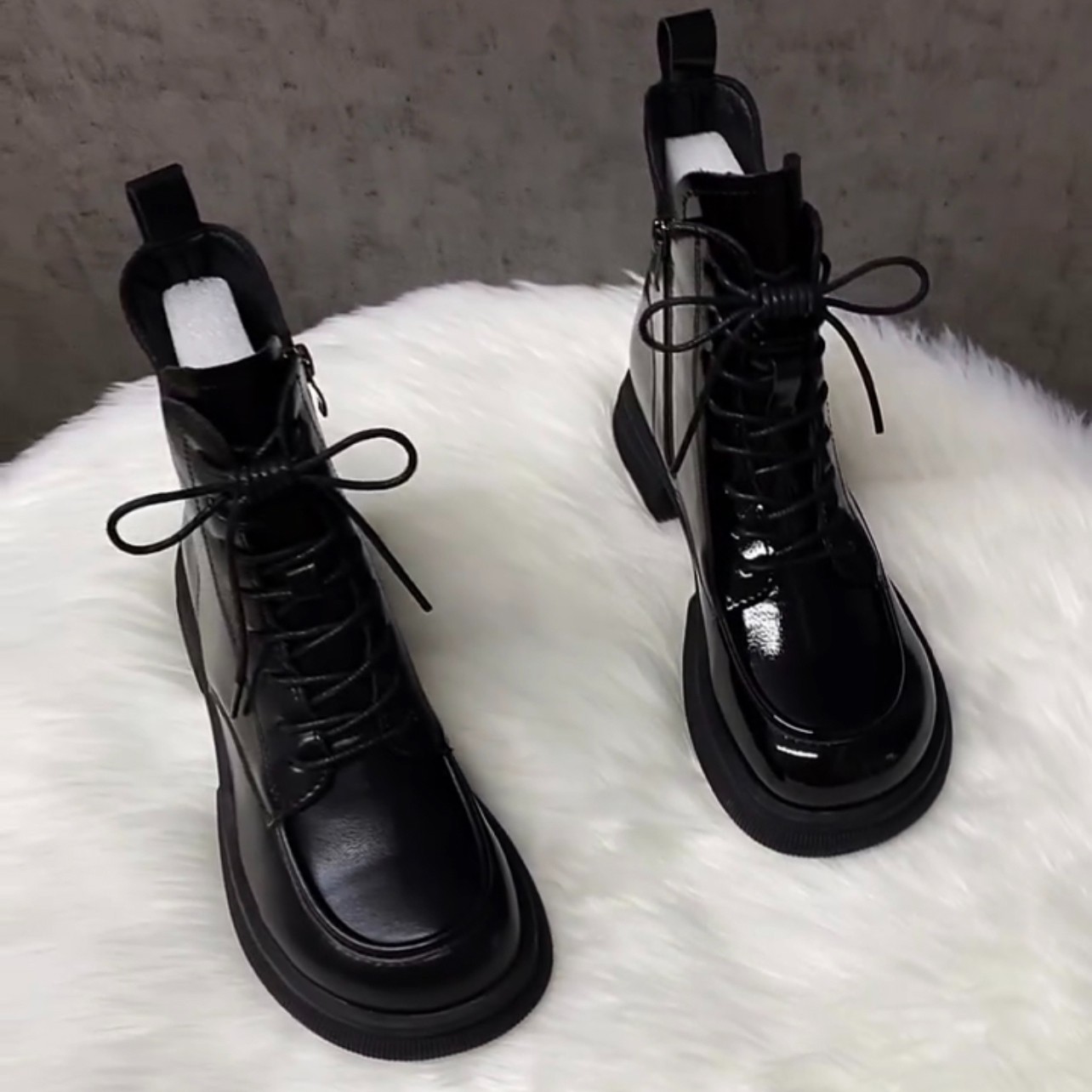 马丁靴女2024年新款秋冬网红爆款春秋厚底中筒短靴英伦风工装靴子