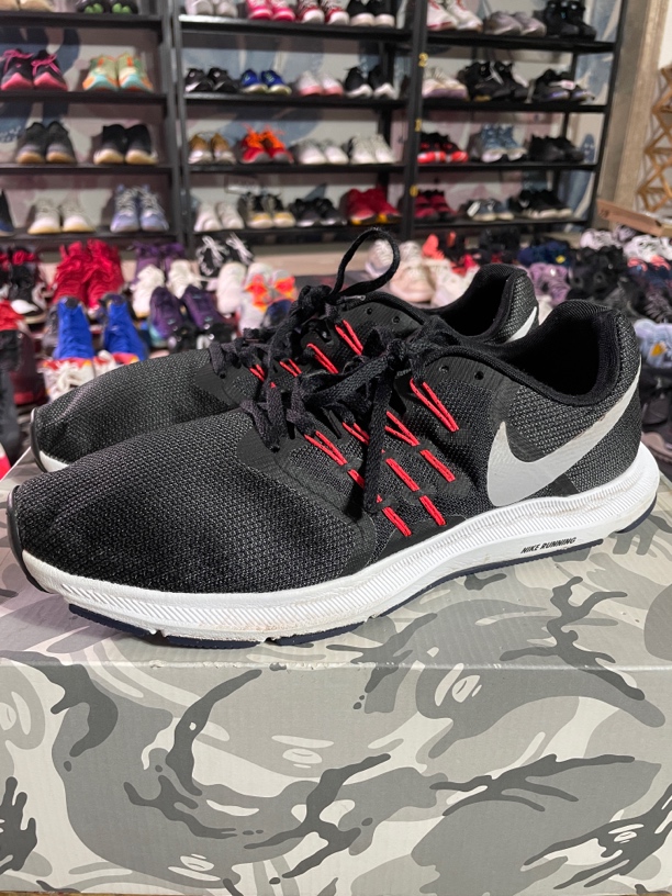 44.5码285/Nike Run Swift 缓震回弹 防滑轻便透气 跑鞋/公价500